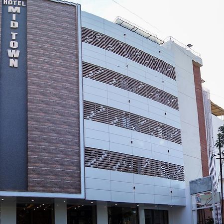 Hotel Midtown Vadodara Dış mekan fotoğraf