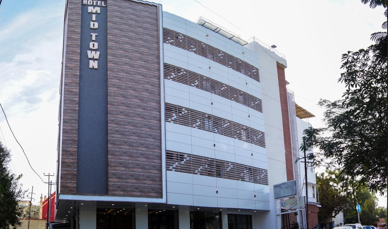 Hotel Midtown Vadodara Dış mekan fotoğraf