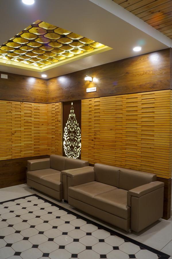 Hotel Midtown Vadodara Dış mekan fotoğraf