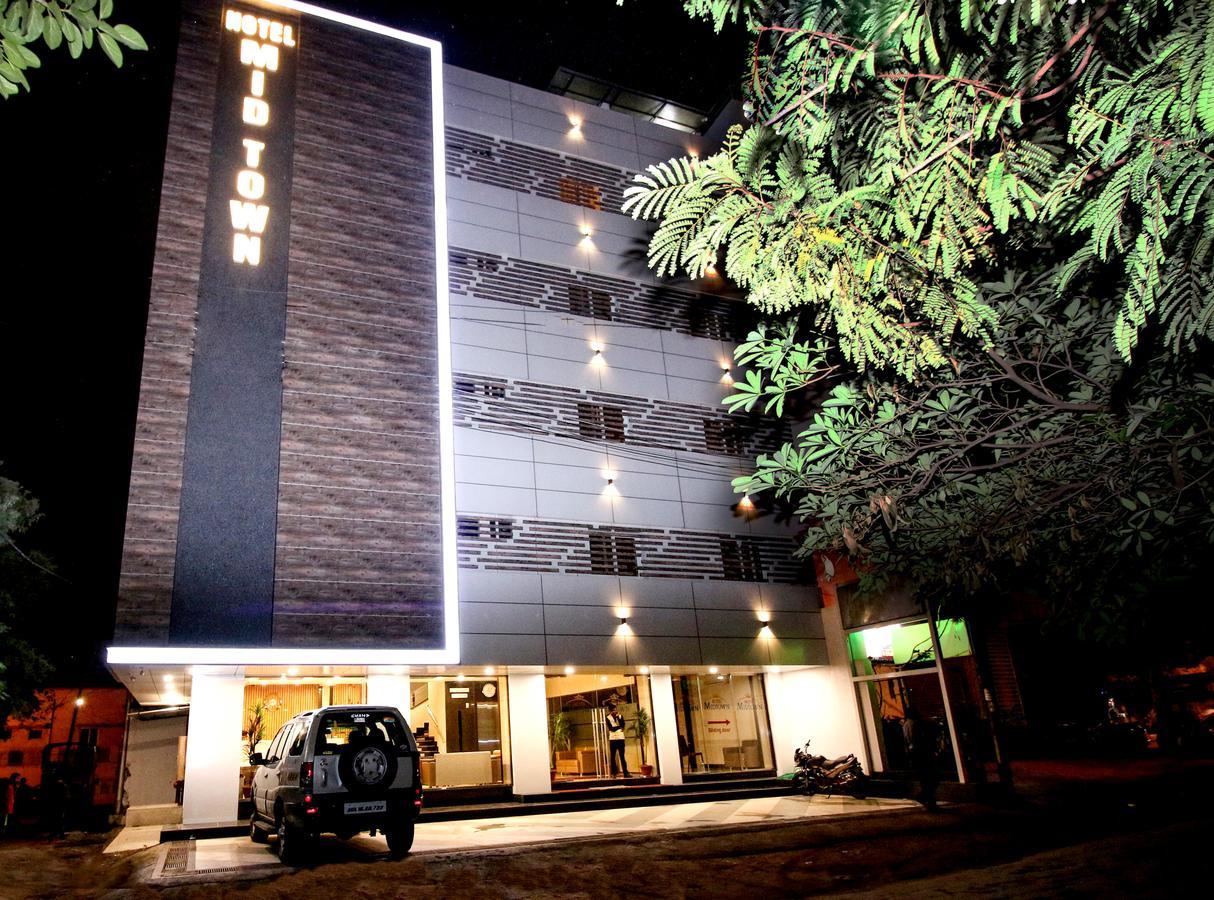 Hotel Midtown Vadodara Dış mekan fotoğraf
