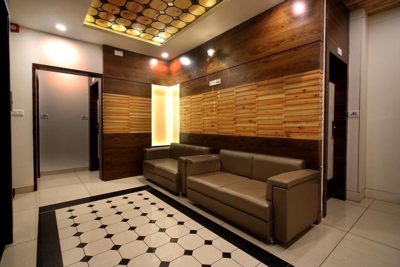 Hotel Midtown Vadodara Dış mekan fotoğraf